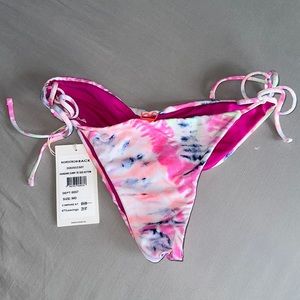 👙 NWT Maaji Tie-Dye & Bright Pink Bikini Bottoms 🌊